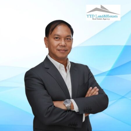 คุณชัยวิวัฒน์ (ชื่อเล่น Rian)