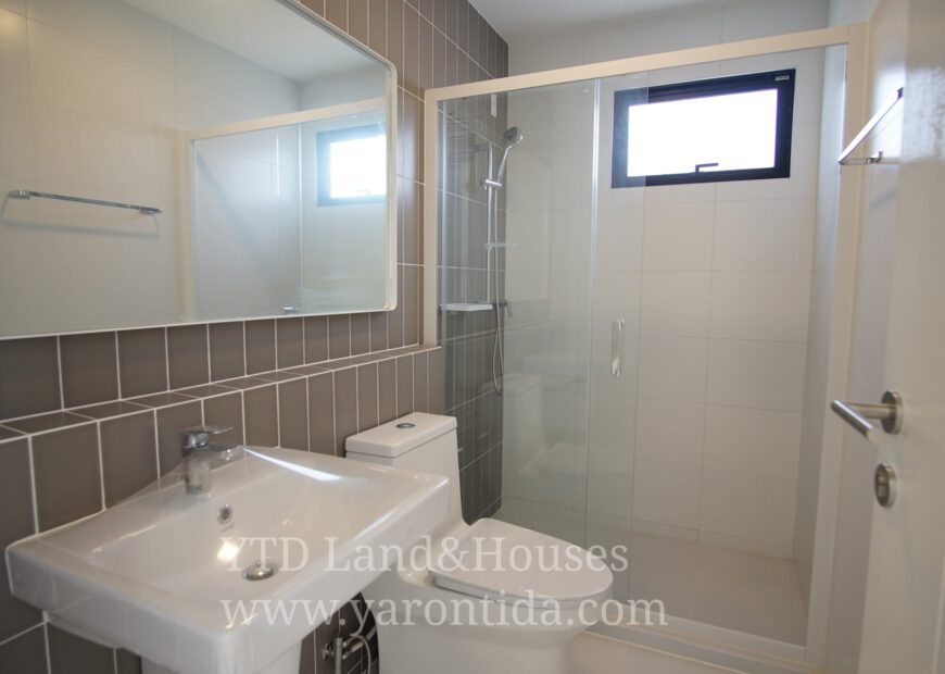 Townhouse for rent at Indy 5 Bangna km7 (35,000 Baht/month) ให้เช่าทาวน์เฮ้าส์ใหม่ อินดี้ 5 บางนา กม7 (35,000 บาท ต่อเดือน)