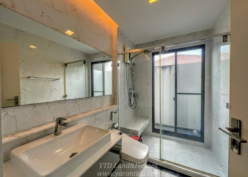 ขาย มัณฑนา ศรีนครินทร์ บางนา ราคา 14.4 ล้านบาท House for Sale at Mantana Srinakarin Bangna 14.4 M.THB