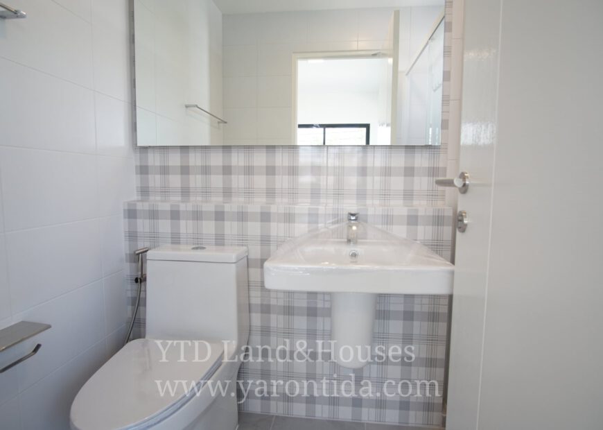 Townhouse for rent at Indy 5 Bangna km7 (35,000 Baht/month) ให้เช่าทาวน์เฮ้าส์ใหม่ อินดี้ 5 บางนา กม7 (35,000 บาท ต่อเดือน)