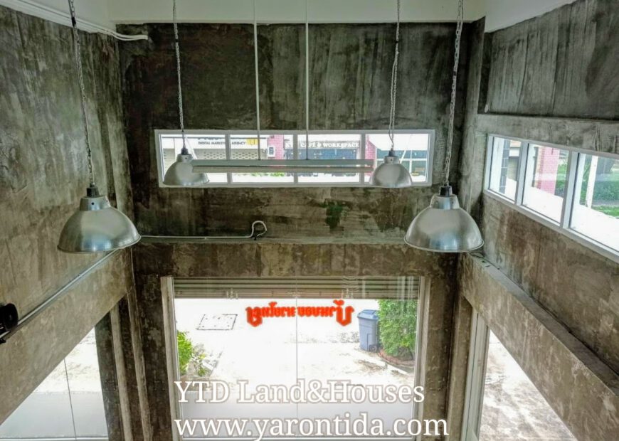 ขายอาคารพาณิชย์ 1 คูหา หลังมุม โครงการ ไลบรารี่ ทาวน์ ประชาอุทิศ 90 Commercial building next to Library Town Prachauthit 90 THB 3.7m