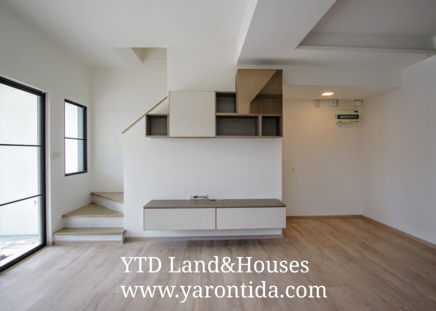 Townhouse for rent at Indy 5 Bangna km7 (35,000 Baht/month) ให้เช่าทาวน์เฮ้าส์ใหม่ อินดี้ 5 บางนา กม7 (35,000 บาท ต่อเดือน)
