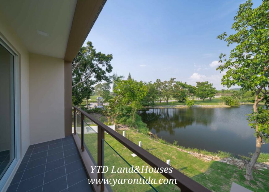 House for sale at the golf course Burapha Golf and Resort at Sriracha, Chonburi. 14.9 M.baht