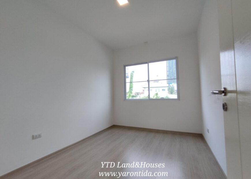 ขายทาวน์โฮม 2 ชั้น ในโครงการ Indy 4 บางนา กม.7 For Sale 2-storey townhome in Indy 4 Bangna Km.7 5.6M.THB