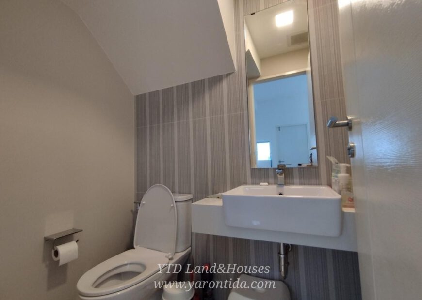 ขายทาวน์โฮม 2 ชั้น ในโครงการ Indy 4 บางนา กม.7 For Sale 2-storey townhome in Indy 4 Bangna Km.7 5.6M.THB