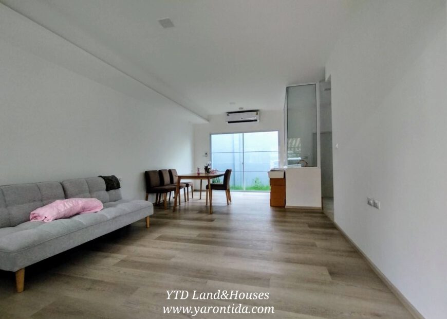 ขายทาวน์โฮม 2 ชั้น ในโครงการ Indy 4 บางนา กม.7 For Sale 2-storey townhome in Indy 4 Bangna Km.7 5.6M.THB