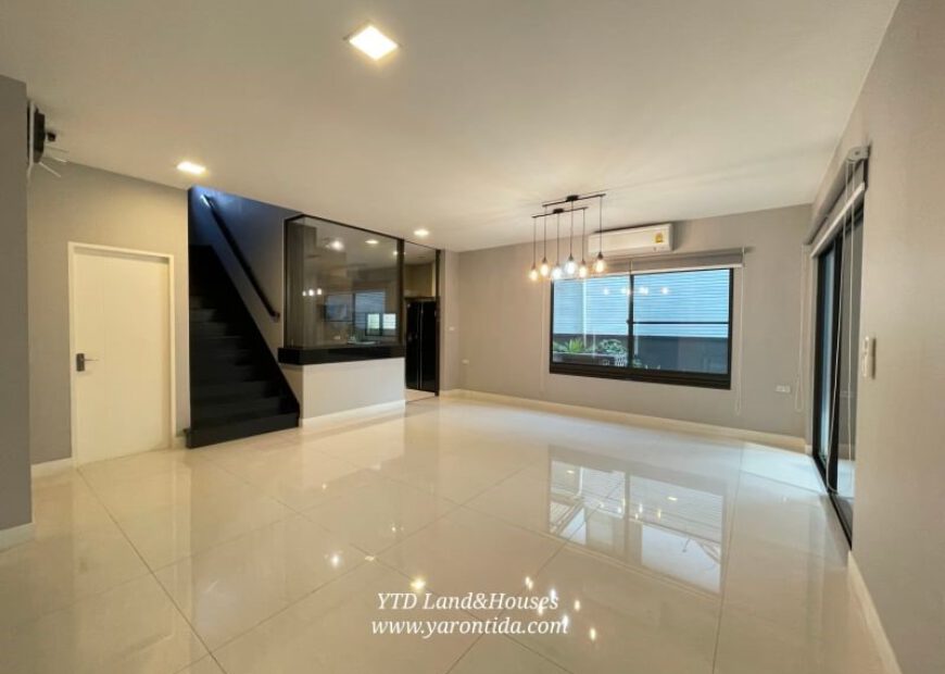 ขายหรือให้เช่า มัณฑนา บางนา กม7 ขาย 27 ล้านบาท ให้เช่า 85,000 บาท/เดือน (ไม่มีเฟอร์นิเจอร์)