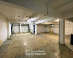 Commercial building for rent, 3 booths on the ground floor with 1 mezzanine floor, next to the main road, Ramintra 67 66,000 baht / month.