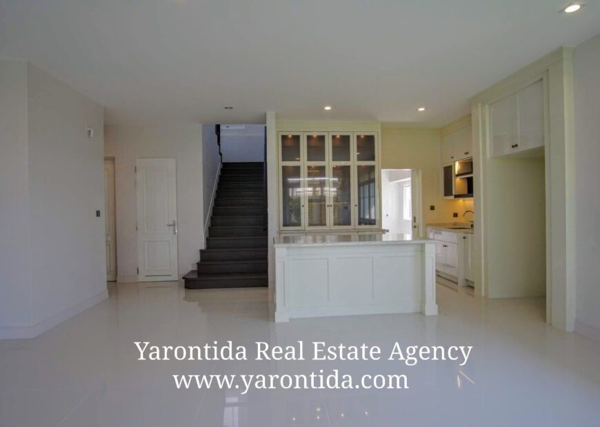 Luxury House for Rent at Nantawan Bangna km7 150,000 Baht/month
