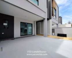 ให้เช่า ทาวน์โฮม 2 ชั้น ในโครงการ พลีโน สุขุมวิท-บางนา 2 บ้านอยู่ทำเลต้นโครงการ