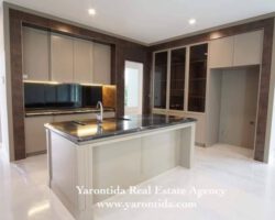 Luxury house for Rent at Nantawan Bangna KM.7 180,000 baht/month (unfurnished)