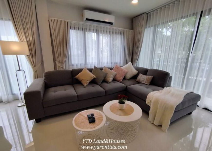 ให้เช่าบ้านเดี่ยว โครงการ Centro บางนา L Size ติดเมกะ-บางนา 100,000 บาท/เดือน (เฟอร์นิเจอร์ครบ)