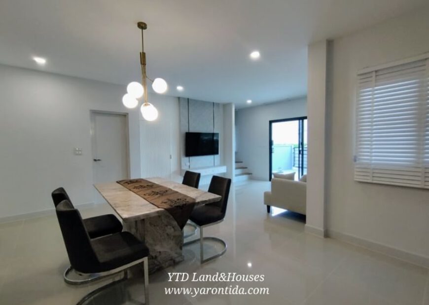 ให้เช่า ทาวน์โฮม 2 ชั้น ในโครงการ พลีโน สุขุมวิท-บางนา 2 บ้านแปลงมมอยู่ทำเลต้นโครงการ