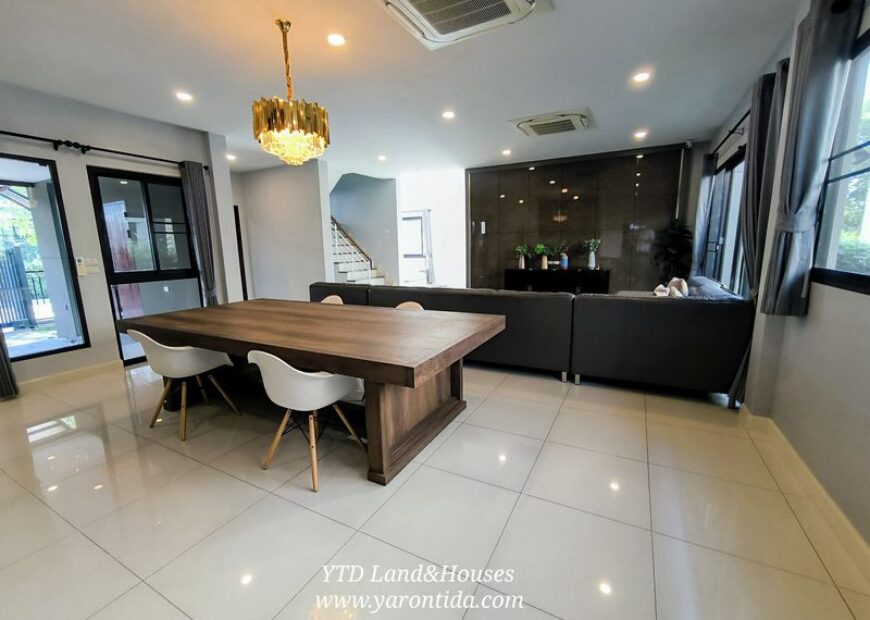 ขายบ้าน THE CITY บางนา กม.7 เนื้อที่ 96 ตารางวา หลังใหญ่ พร้อมเฟอร์บิวท์อิน