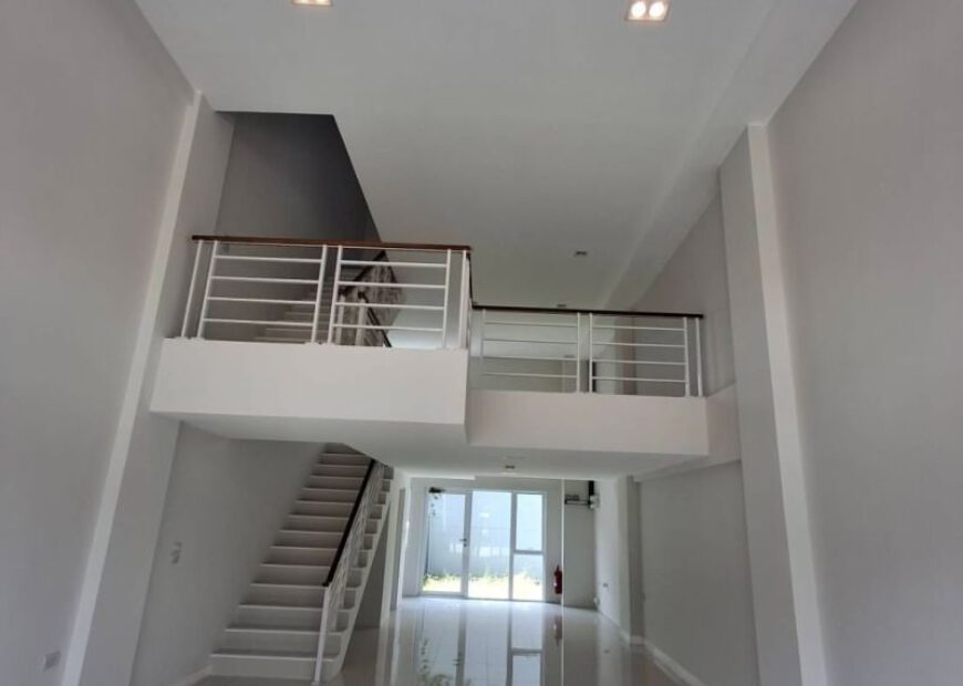 ขาย อาคารพาณิชย์ 3 ชั้น(พร้อมชั้นลอย) ในโครงการ Villaggio เพชรเกษม สาย 4