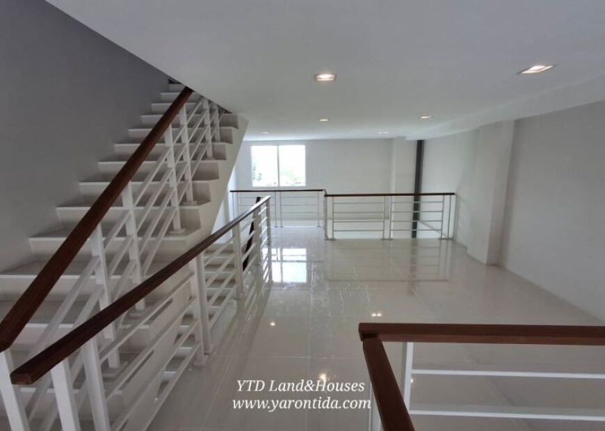 ขาย อาคารพาณิชย์ 3 ชั้น(พร้อมชั้นลอย) ในโครงการ Villaggio เพชรเกษม สาย 4