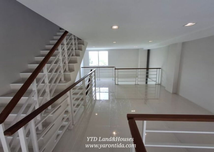 ขาย อาคารพาณิชย์ 3 ชั้น(พร้อมชั้นลอย) ในโครงการ Villaggio เพชรเกษม สาย 4