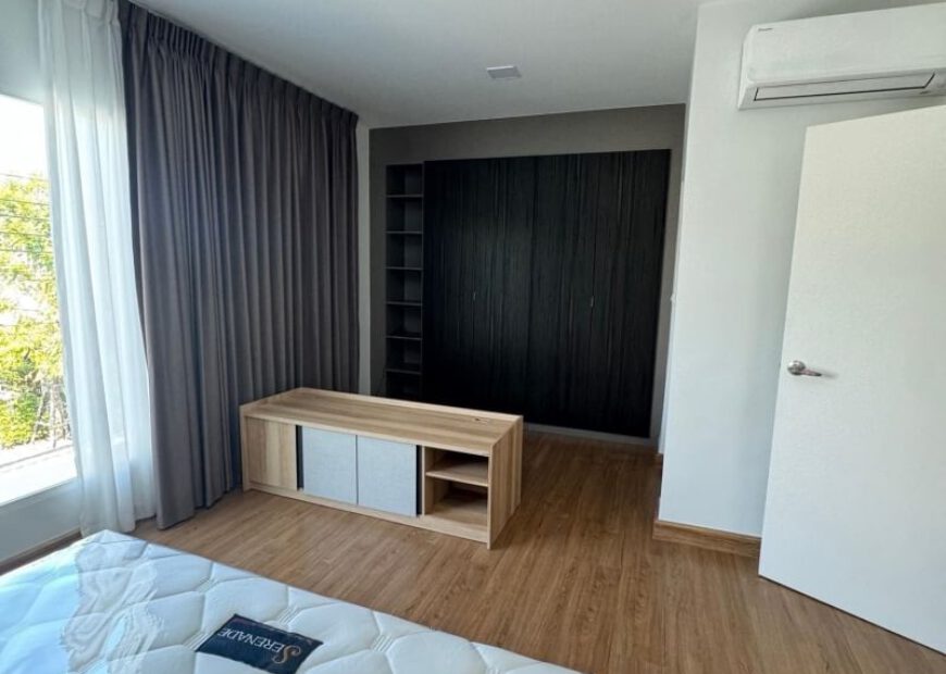 ให้เช่า บ้านแฝด สไตล์บ้านเดี่ยว 2 ชั้น ในโครงการ แกรนด์ พลีโน เมกา บางนา