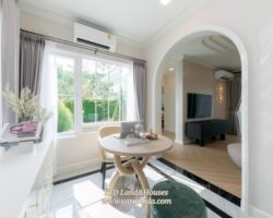 ให้เช่าบ้านสวยๆ ชัยพฤกษ์ บางนา กม.15 แปลงหัวมุมติดสโมสร สระว่ายน้ำ ปล่อยเช่า  (เฟอร์นิเจอร์ครบ)