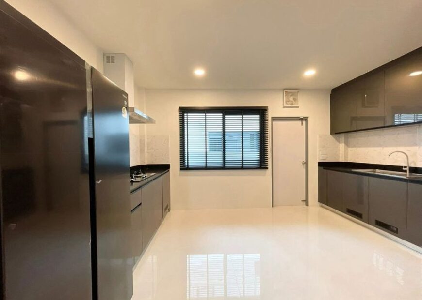 ให้เช่า บ้านโครงการ The City บางนา ไซส์ XXL, (เฟอร์นิเจอร์ครบ)