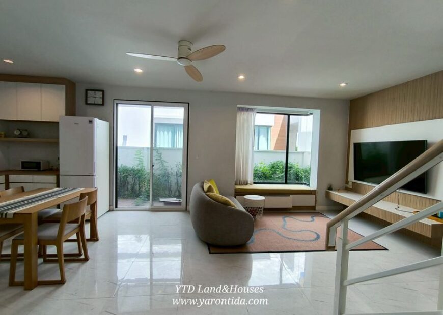 ขาย บ้านแฝด สไตล์บ้านเดี่ยว เป็นบ้าน 2 ชั้น โครงการ โคโม่ เบียงก้า บางนา