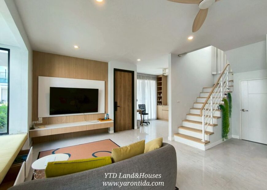 ขาย บ้านแฝด สไตล์บ้านเดี่ยว เป็นบ้าน 2 ชั้น โครงการ โคโม่ เบียงก้า บางนา