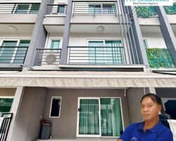 ขาย ทาวน์โฮม 3 ชั้น โครงการบ้านกลางเมือง สวนหลวง อยู่ใกล้สวนหลวง ร.9