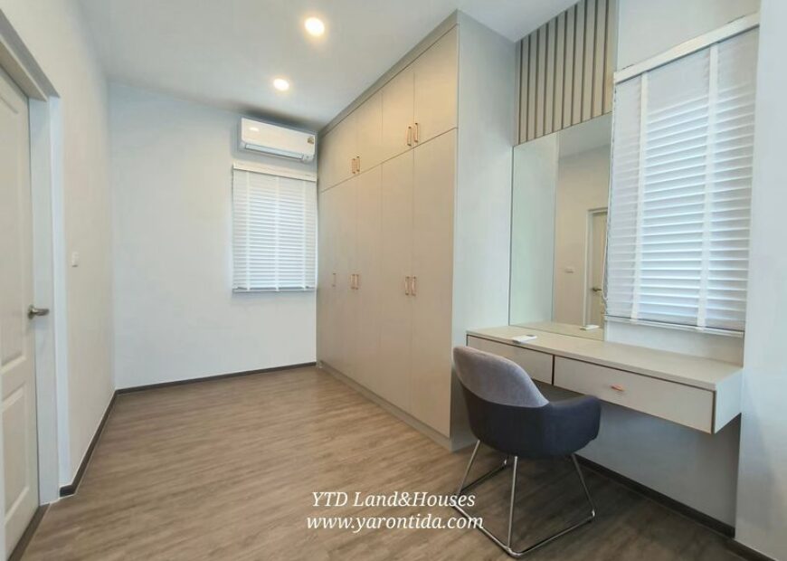 ให้เช่า บ้านแฝด สไตล์บ้านเดี่ยว 2 ชั้น ในโครงการ แกรนด์ พลีโน สุขุมวิท-บางนา