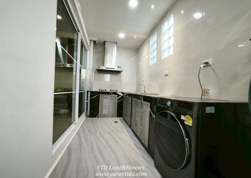 ให้เช่า ทาวน์โฮม 2 ชั้น ใกล้เมกา บางนา ทำเลดีที่สุดในย่านนี้ โครงการ Indy บางนา-รามคำแหง 2 บ้าน