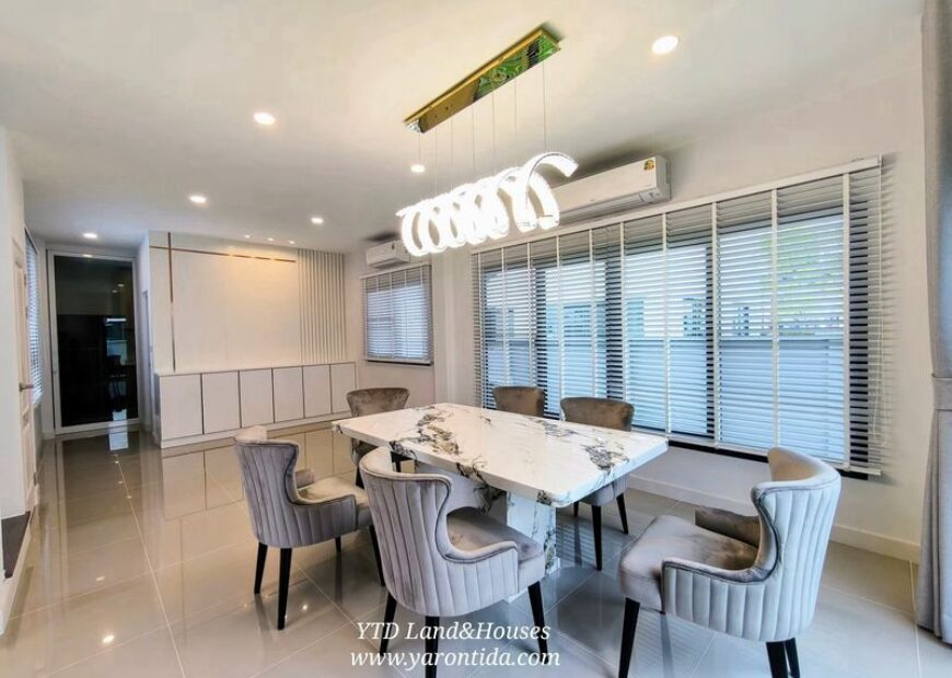 ให้เช่า บ้านแฝด สไตล์บ้านเดี่ยว 2 ชั้น ในโครงการ แกรนด์ พลีโน สุขุมวิท-บางนา