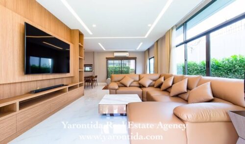 For rent Luxury house Settasiri Pattanakan