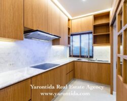 For rent Luxury house Settasiri Pattanakan