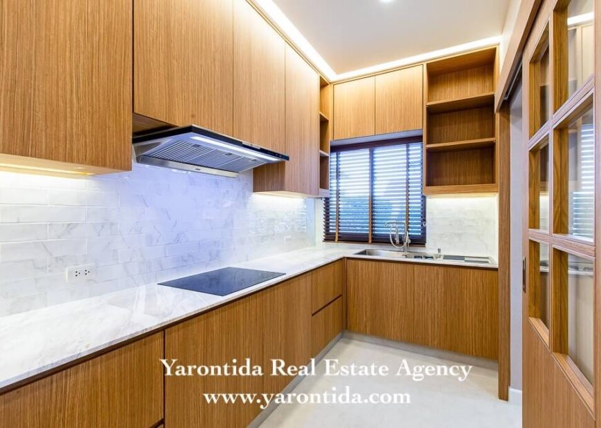 For rent Luxury house Settasiri Pattanakan