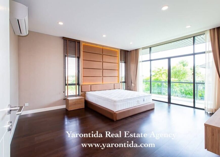 For rent Luxury house Settasiri Pattanakan