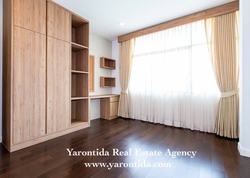 For rent Luxury house Settasiri Pattanakan