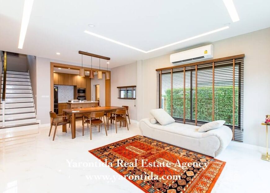 For rent Luxury house Settasiri Pattanakan