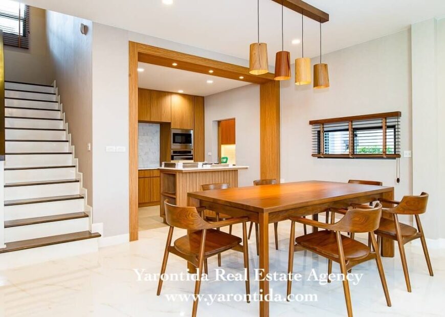 For rent Luxury house Settasiri Pattanakan