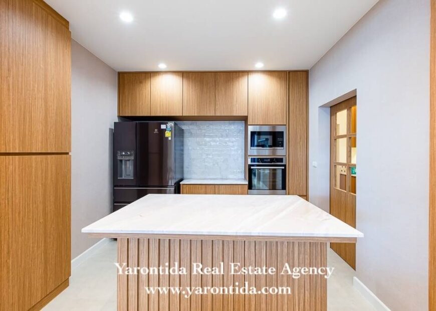 For rent Luxury house Settasiri Pattanakan