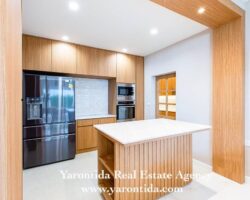 For rent Luxury house Settasiri Pattanakan