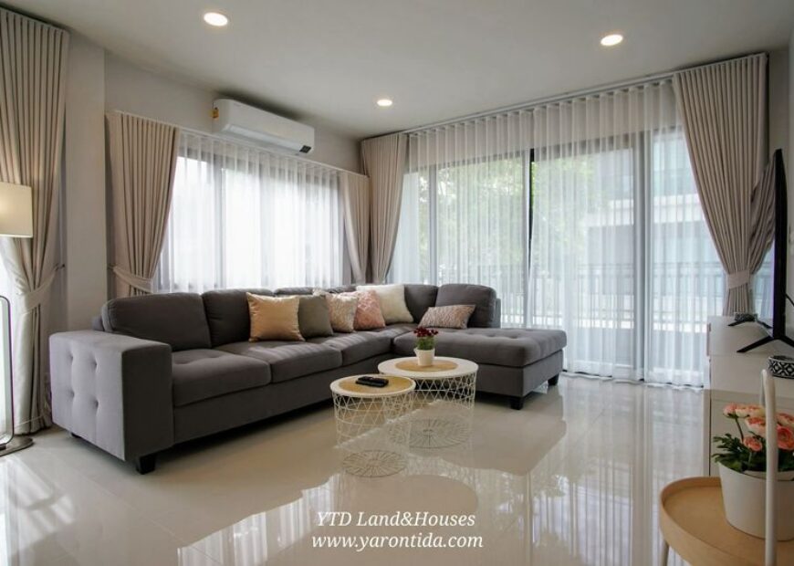 ให้เช่าบ้านเดี่ยว โครงการ Centro บางนา L Size ติดเมกะ-บางนา  (เฟอร์นิเจอร์ครบ)