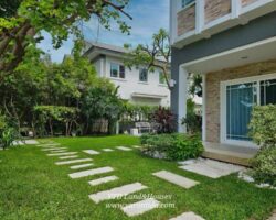 House for rent at Mantana 3 Onnut-Wongwhaen Newly renovated. (Fully furnisheded)