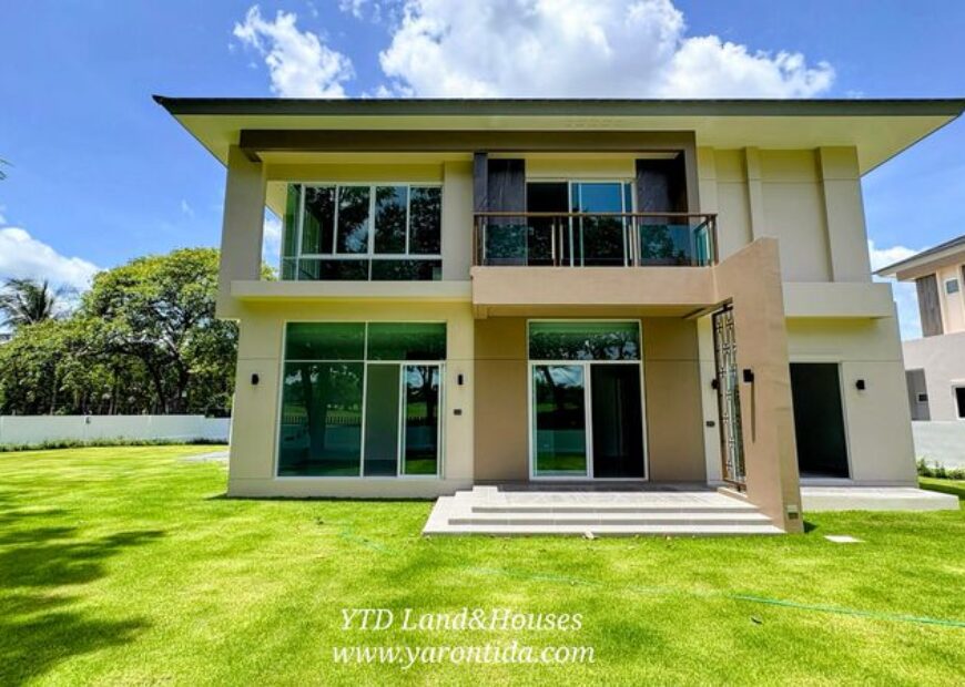 ขายบ้าน ในสนามกอล์ฟ บูรพากอล์ฟแอนด์รีสอร์ท ศรีราชา ชลบุรี BURA VISTA