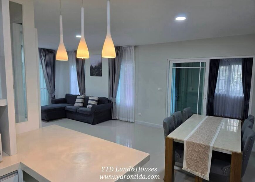 House for rent at Mantana 3 Onnut-Wongwhaen Newly renovated. (Fully furnisheded)
