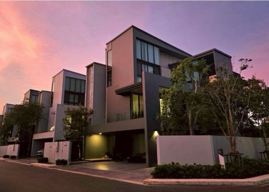 ขาย/ให้เช่า บ้านหรู วีเว่ กรุงเทพกรีฑา VIVE Krungthep Kreetha แปลงหัวมุม, บ้านเดี่ยว 3 ชั้น พร้อมลิฟต์ส่วนตัว