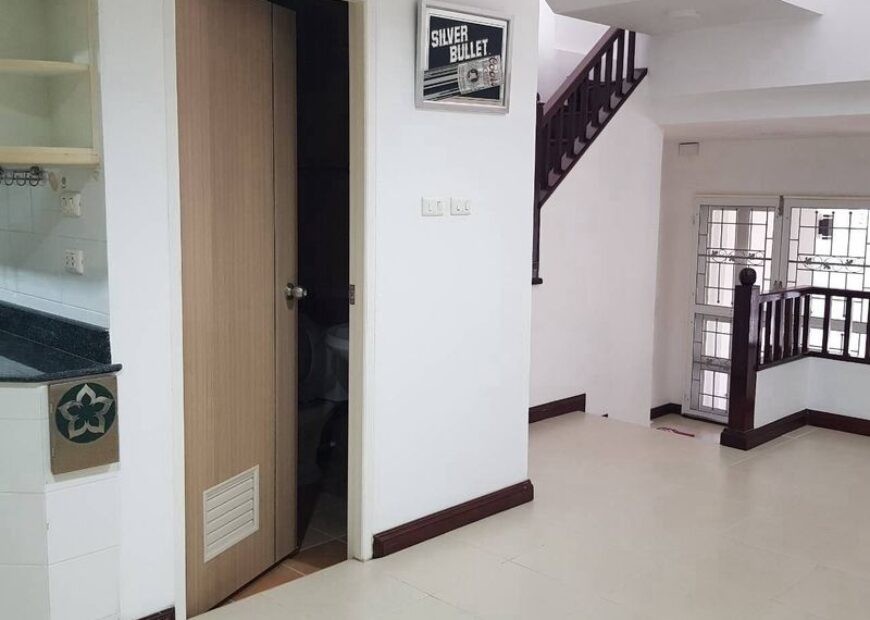 ขาย ทาวน์โฮม 3.5 ชั้น (ตกแต่งใหม่) ภายในซอยบางมดแลนด์ หมู่บ้านยิ่งรวยนิเวศน์ ถนนประชาชื่น (ถนนเลียบคลองประปา)