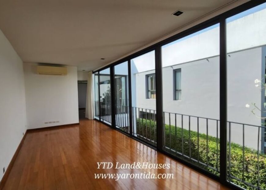 House for rent with a private pool, Quad 38 Private Resident – Great location