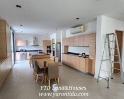 House for rent with a private pool, Quad 38 Private Resident – Great location
