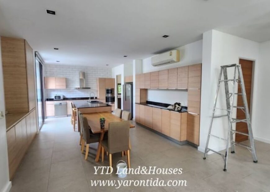 House for rent with a private pool, Quad 38 Private Resident – Great location