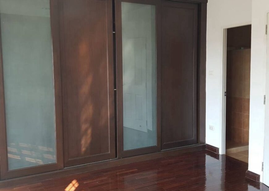 ขาย ทาวน์โฮม 3.5 ชั้น (ตกแต่งใหม่) ภายในซอยบางมดแลนด์ หมู่บ้านยิ่งรวยนิเวศน์ ถนนประชาชื่น (ถนนเลียบคลองประปา)