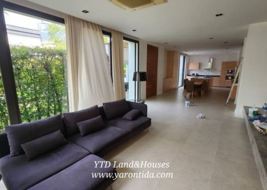 House for rent with a private pool, Quad 38 Private Resident – Great location